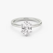 Oval Cut - Plain Band - 6 Prong Classic Ring - 18 K Gold